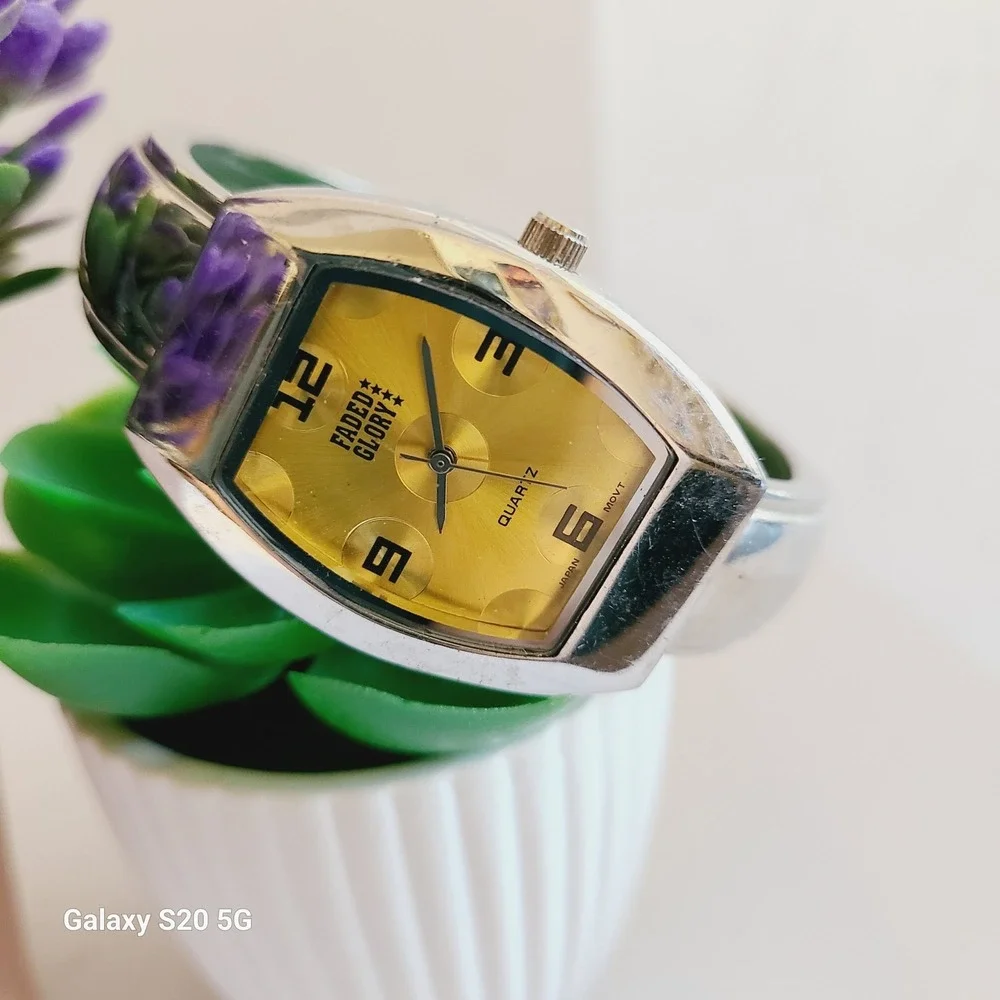Faded‎ Glory Womens Gold Tone Bangle Cuff Watch Quartz Japan Movement Pre-owned